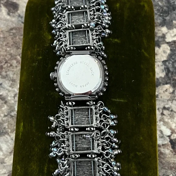 Quartz Women's Beaded Watch - Picture 4 of 5